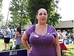 Американската milf со огромни гради