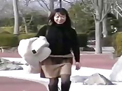 Азиски жена во јавниот